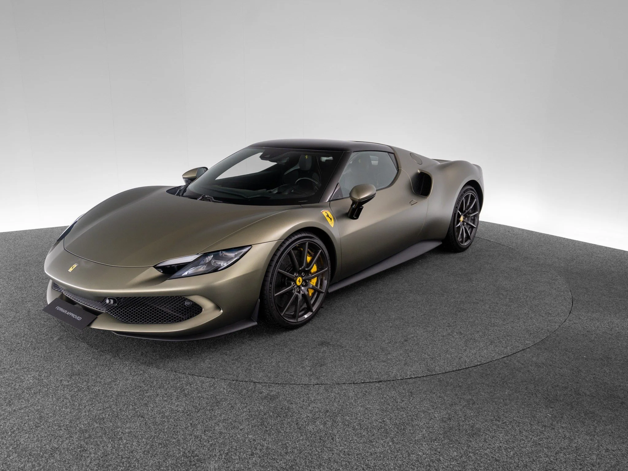 2024 Ferrari 296 GTB proposée par un concessionnaire spécialisé à Singen, Allemagne, photo principale