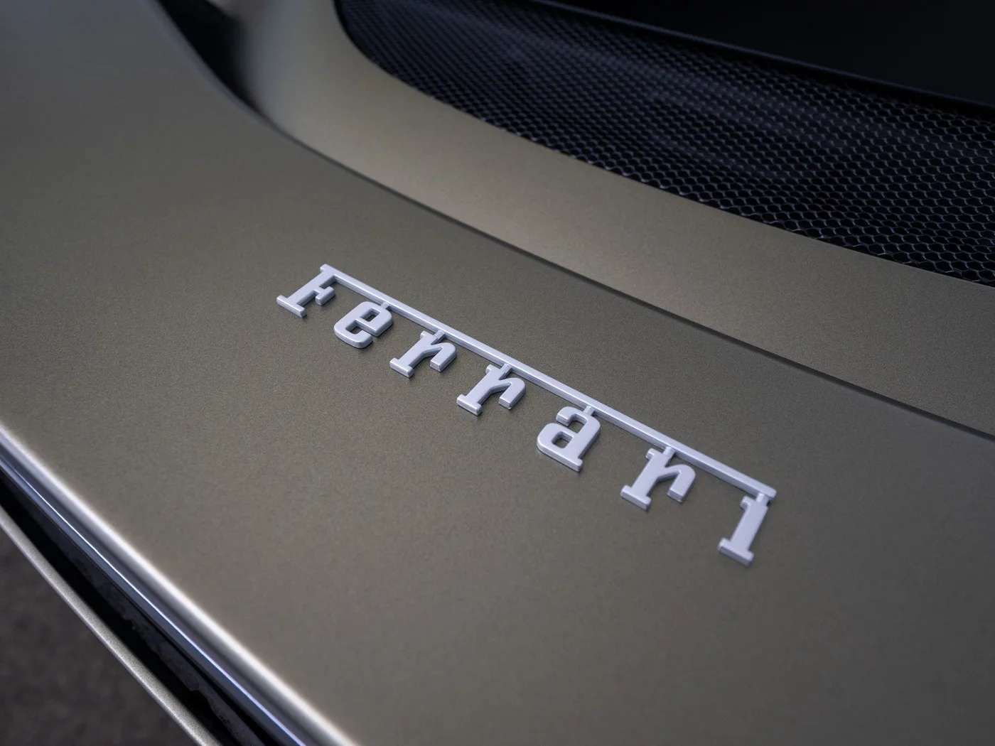 2024 Ferrari 296 GTB proposée par un concessionnaire spécialisé à Singen, Allemagne, photo 15 sur 15