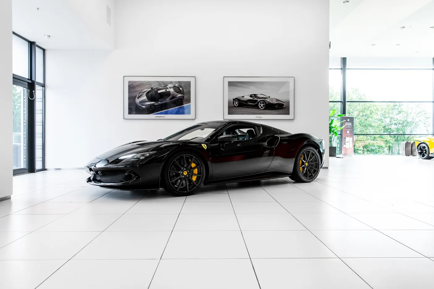 2024 Ferrari 296 GTB angeboten von einem Fachhändler in Hengelo, Niederlande, Foto 2 von 15