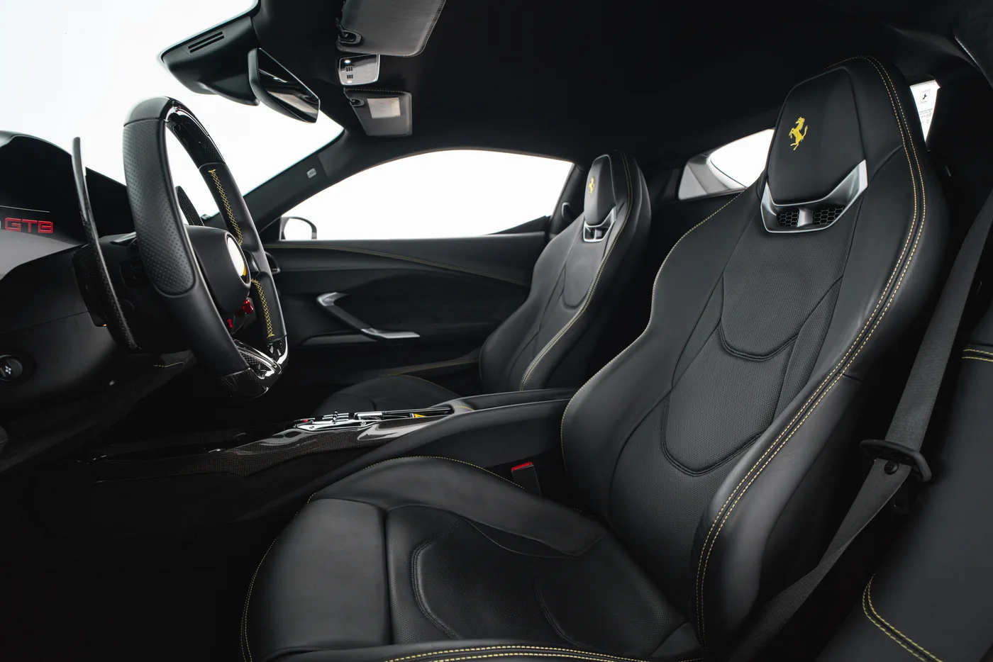 2024 Ferrari 296 GTB proposée par un concessionnaire spécialisé à Vösendorf, Autriche, photo 6 sur 15