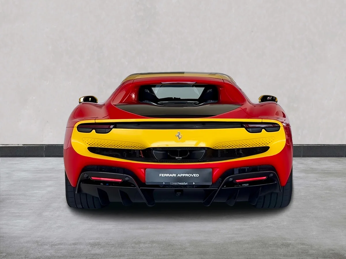 2024 Ferrari 296 GTB proposée par un concessionnaire spécialisé à Frankfurt am Main, Allemagne, photo 4 sur 15