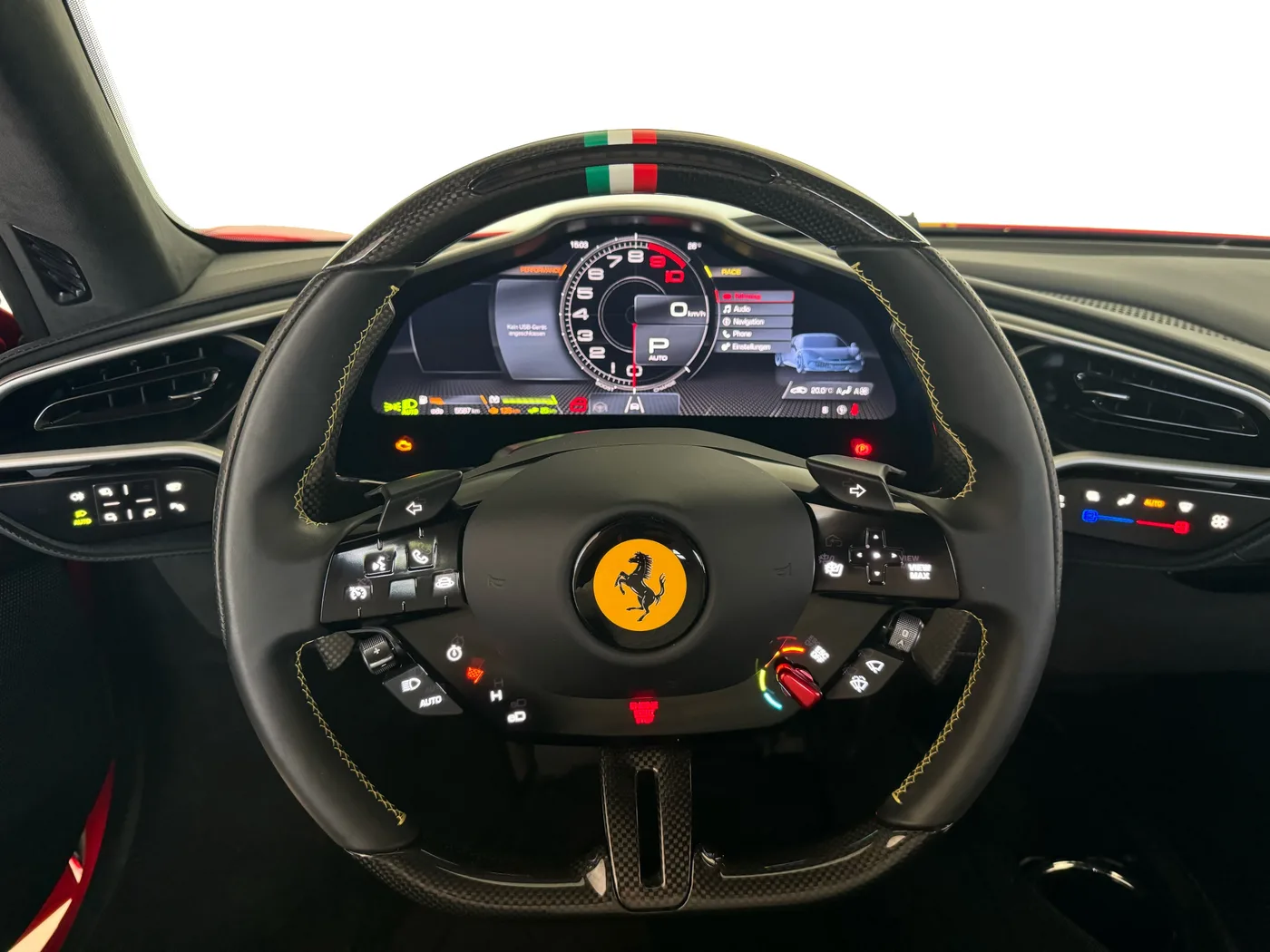 2024 Ferrari 296 GTB proposée par un concessionnaire spécialisé à Frankfurt am Main, Allemagne, photo 14 sur 15