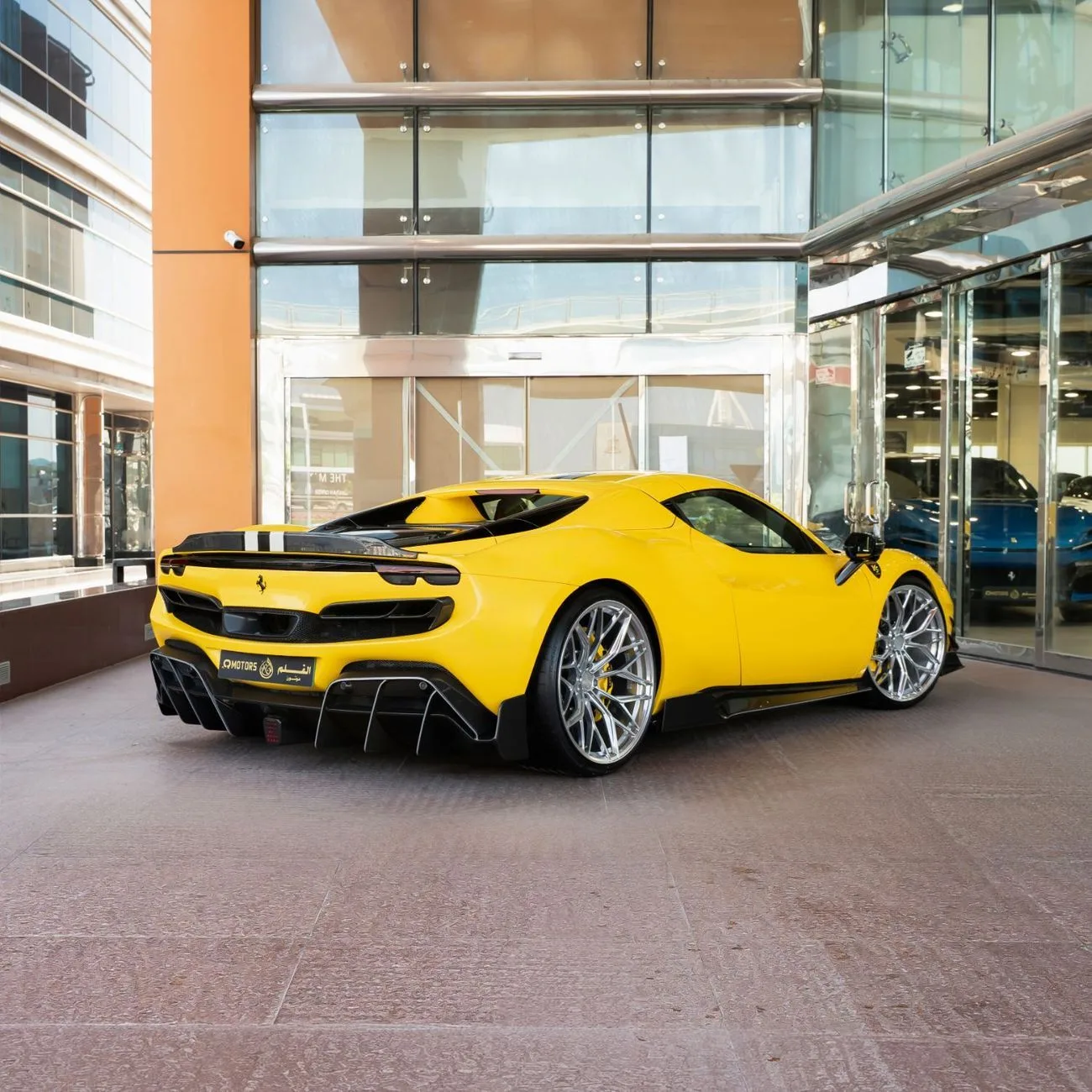 2024 Ferrari 296 GTS angeboten von einem Fachhändler in Dubai, Vereinigte Arabische Emirate, Foto 4 von 22