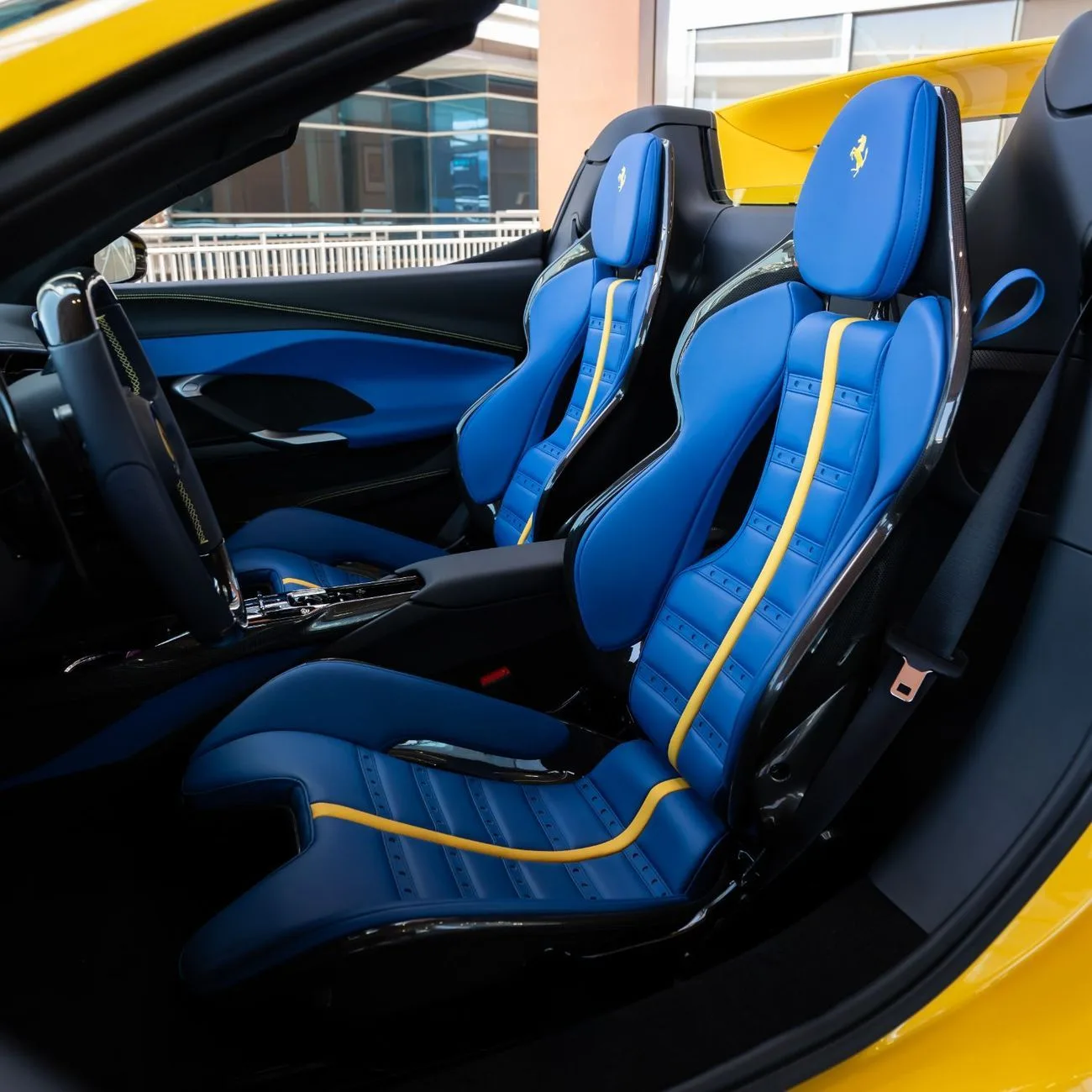2024 Ferrari 296 GTS angeboten von einem Fachhändler in Dubai, Vereinigte Arabische Emirate, Foto 9 von 22