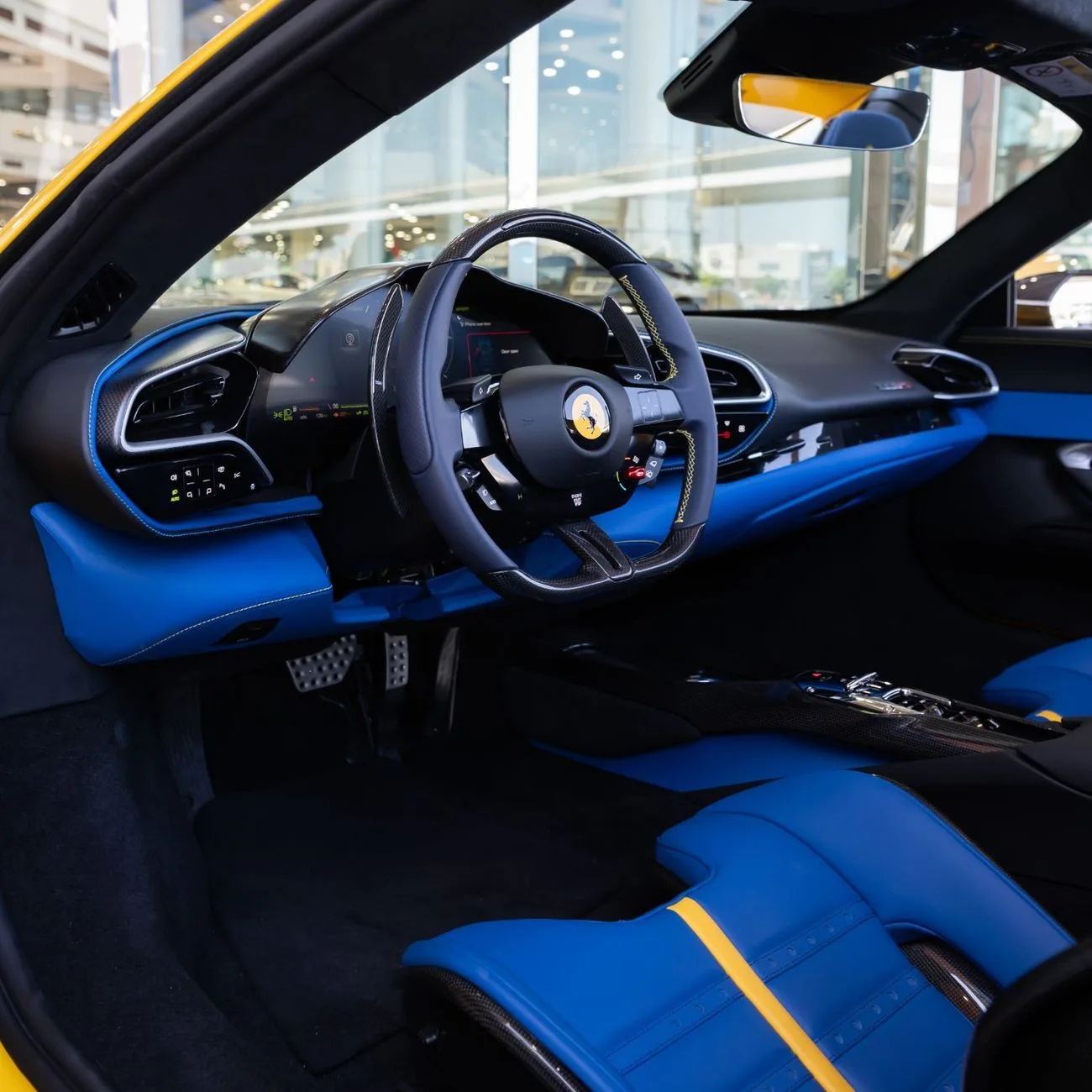 2024 Ferrari 296 GTS angeboten von einem Fachhändler in Dubai, Vereinigte Arabische Emirate, Foto 10 von 22
