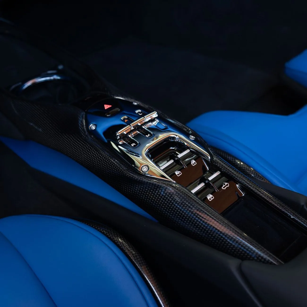 2024 Ferrari 296 GTS angeboten von einem Fachhändler in Dubai, Vereinigte Arabische Emirate, Foto 21 von 22