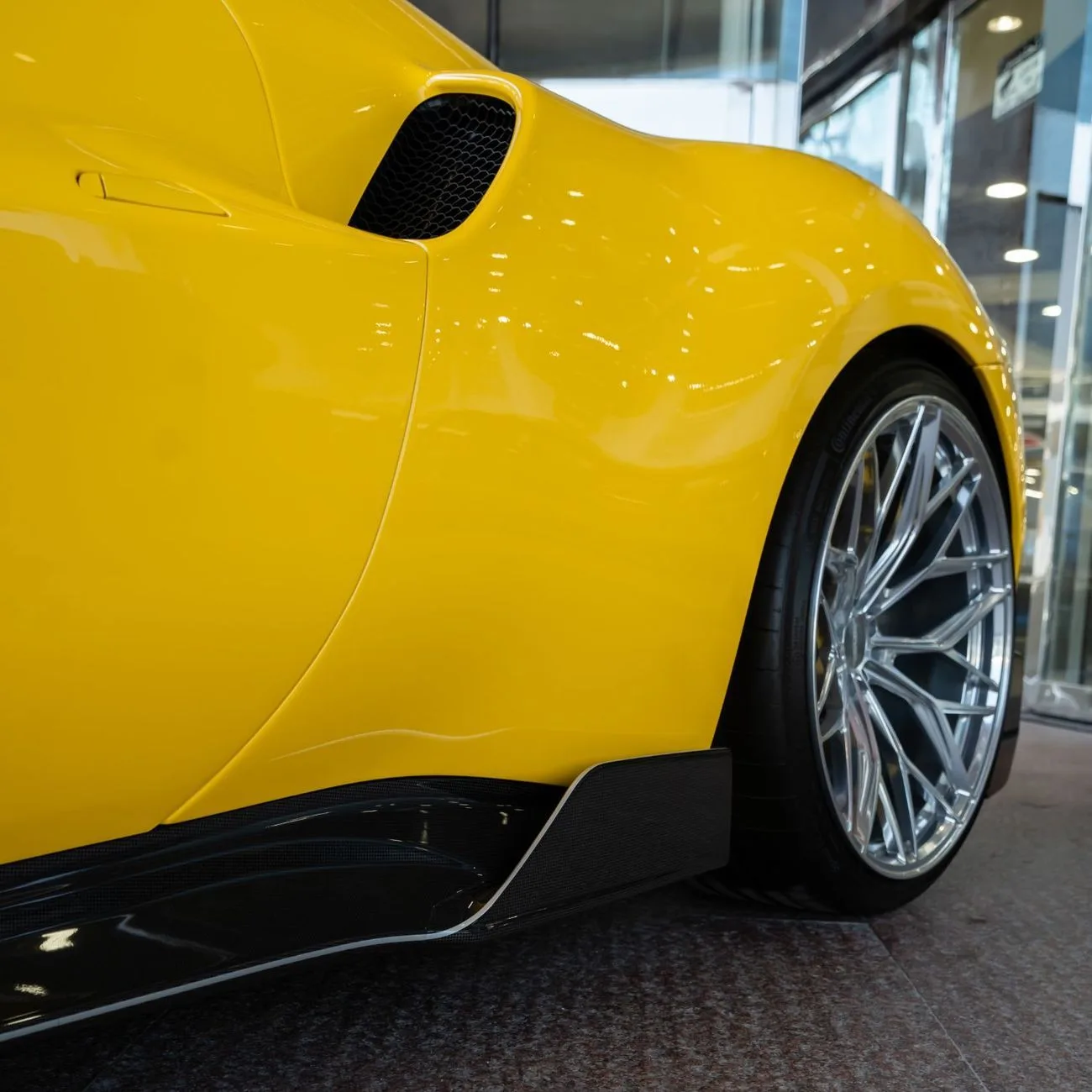 2024 Ferrari 296 GTS angeboten von einem Fachhändler in Dubai, Vereinigte Arabische Emirate, Foto 22 von 22