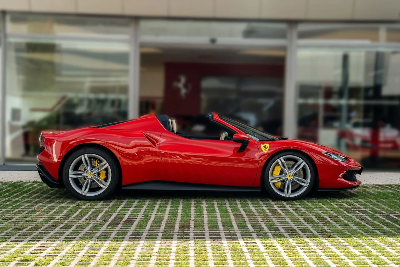 2024 Ferrari 296 GTS, 8/30