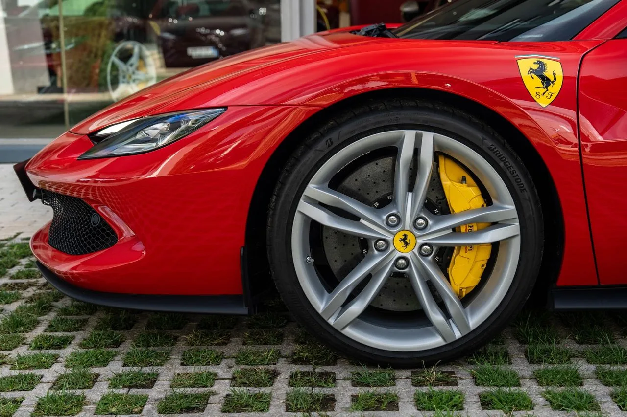 2024 Ferrari 296 GTS, 12/30