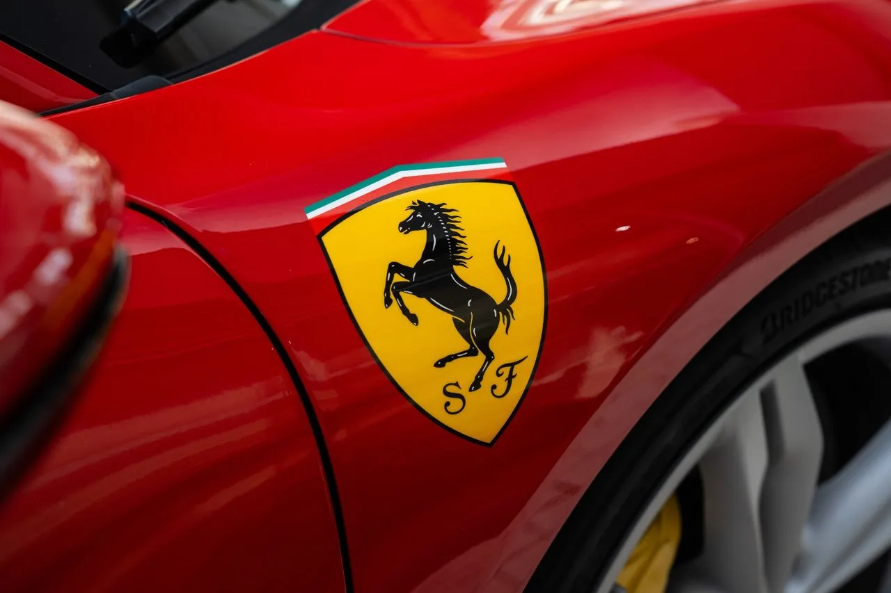 2024 Ferrari 296 GTS, 16/30