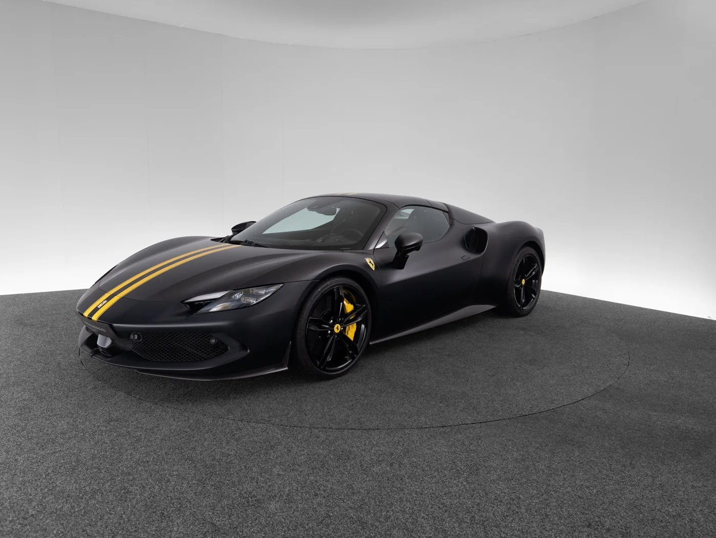 2024 Ferrari 296 GTS offered by a specialist dealer in Singen, Germany, photo 5 of 15