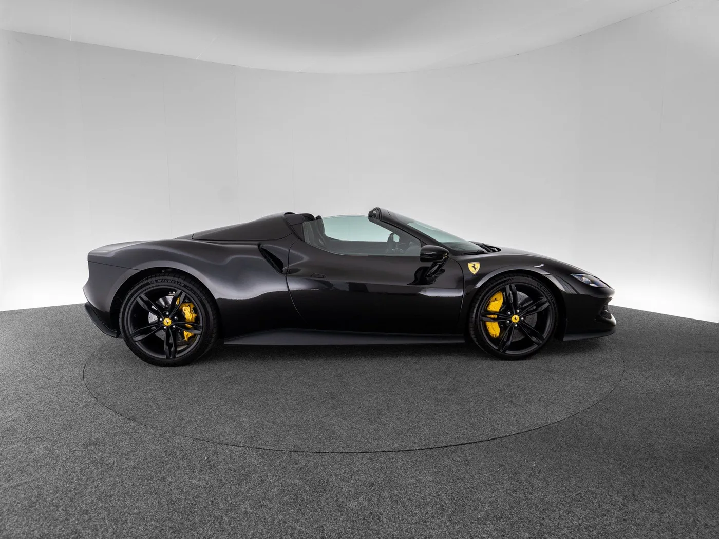 2024 Ferrari 296 GTS angeboten von einem Fachhändler in Singen, Deutschland, Foto 4 von 15