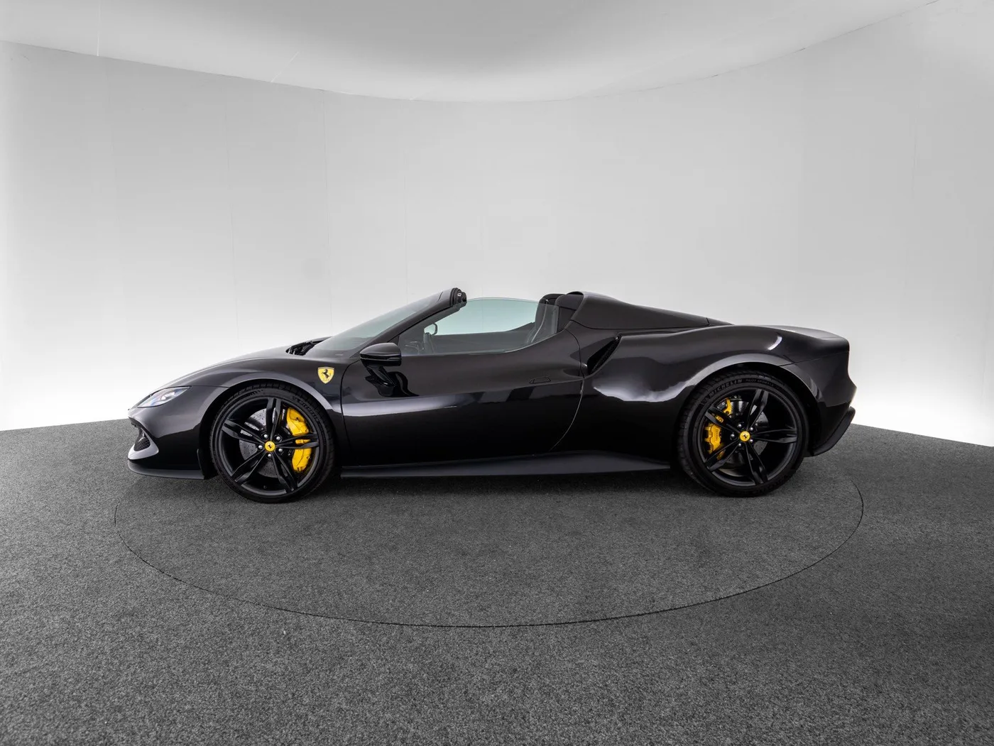 2024 Ferrari 296 GTS angeboten von einem Fachhändler in Singen, Deutschland, Foto 8 von 15