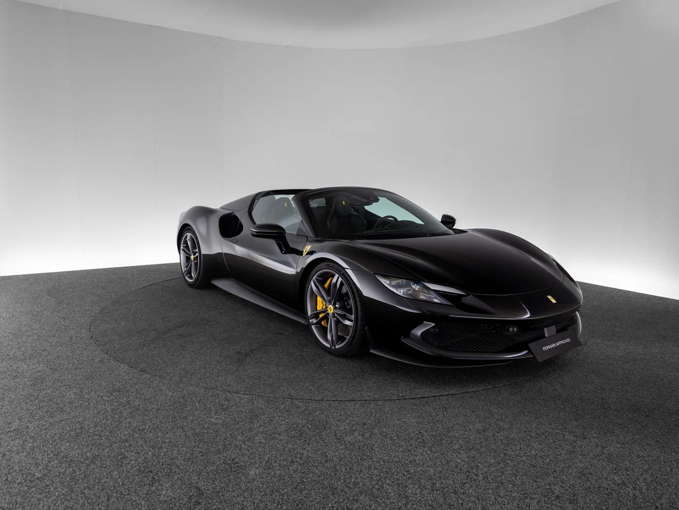 2024 Ferrari 296 GTS offered by a specialist dealer in Singen, Germany, photo 3 of 15