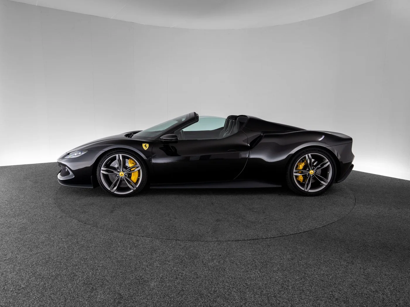 2024 Ferrari 296 GTS offered by a specialist dealer in Singen, Germany, photo 6 of 15