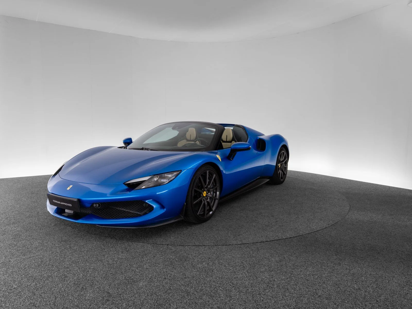 2024 Ferrari 296 GTS angeboten von einem Fachhändler in Singen, Deutschland, Hauptfoto