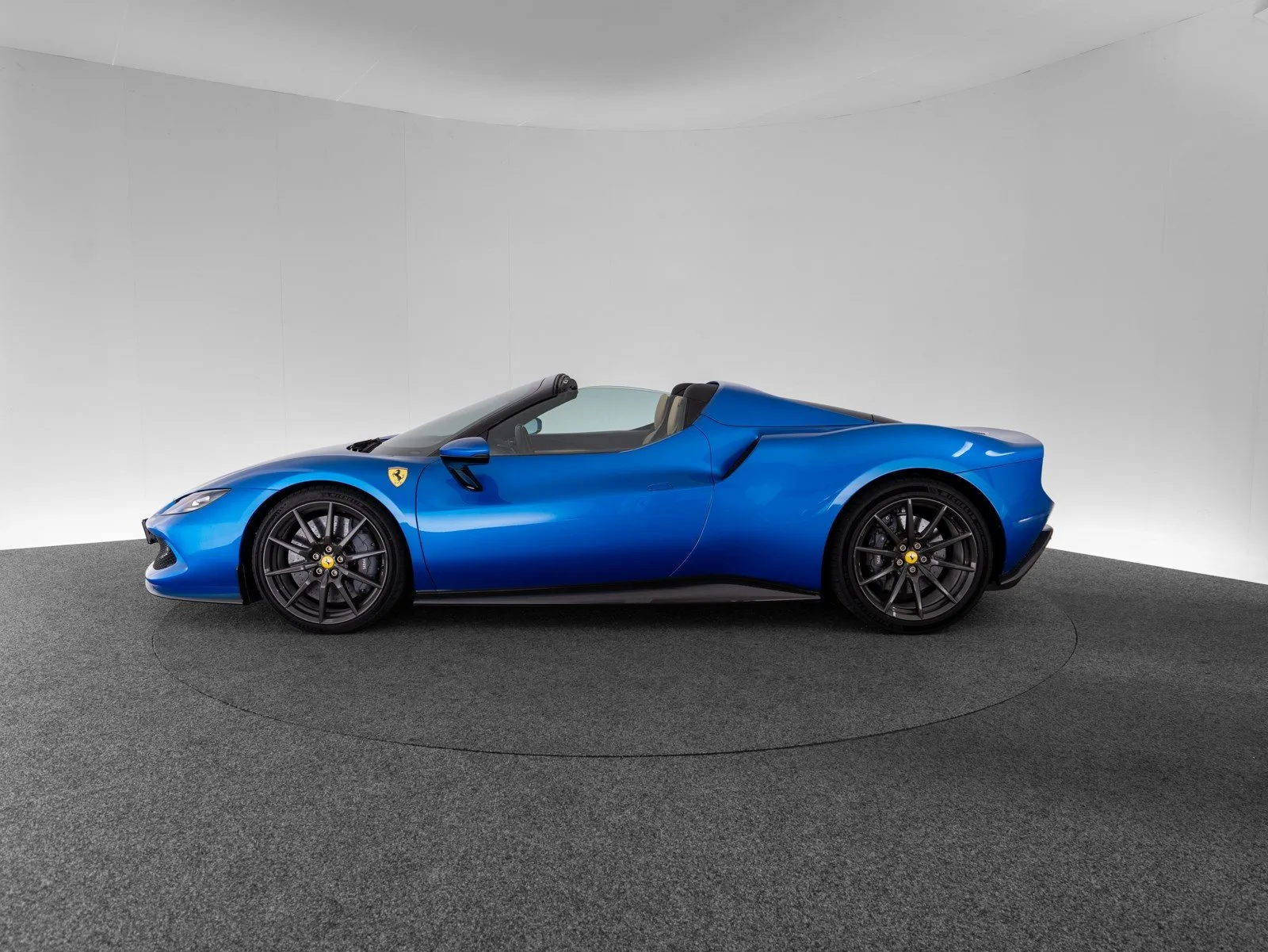 2024 Ferrari 296 GTS, 8/30