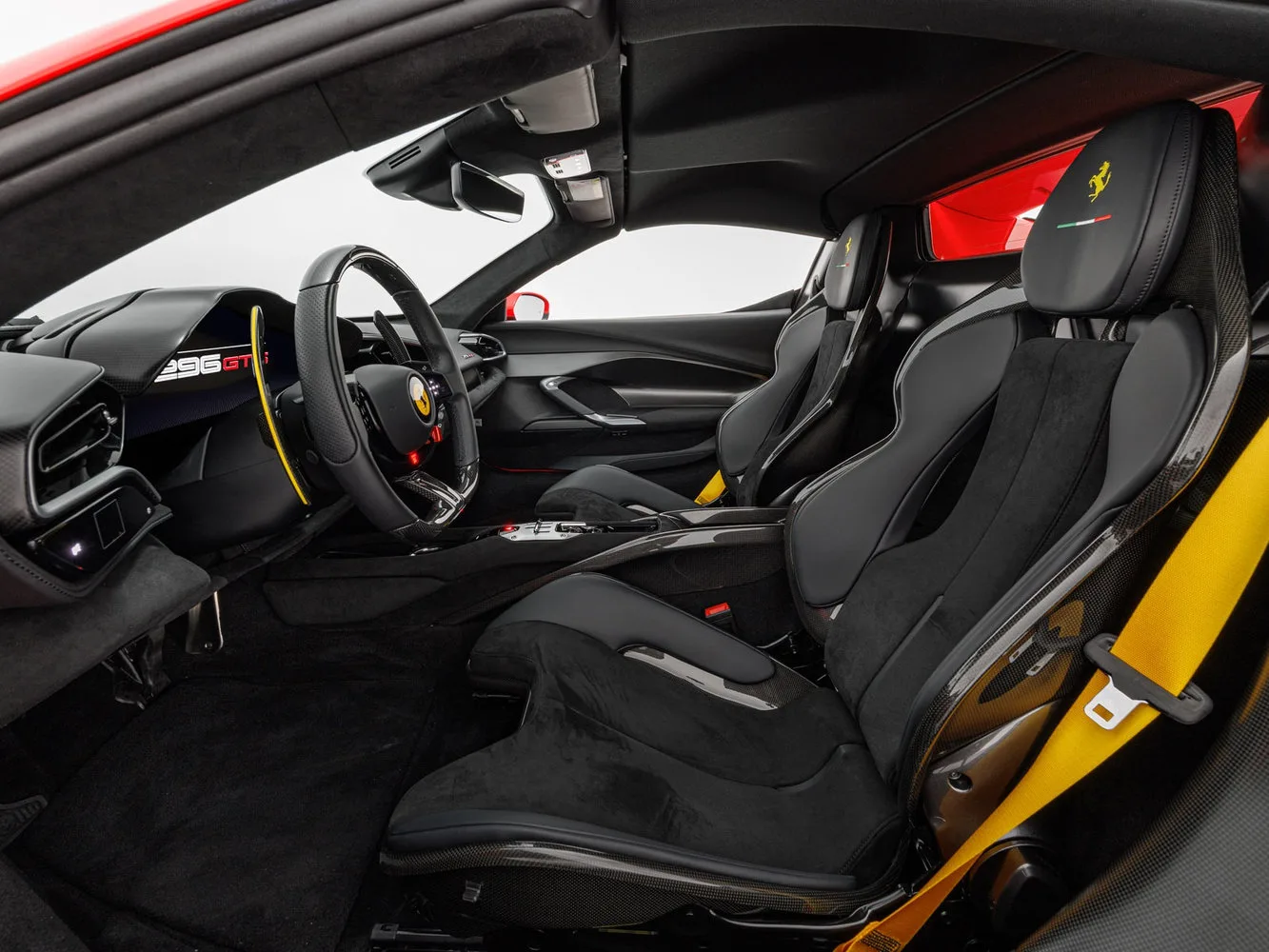 2024 Ferrari 296 GTS, 17/19