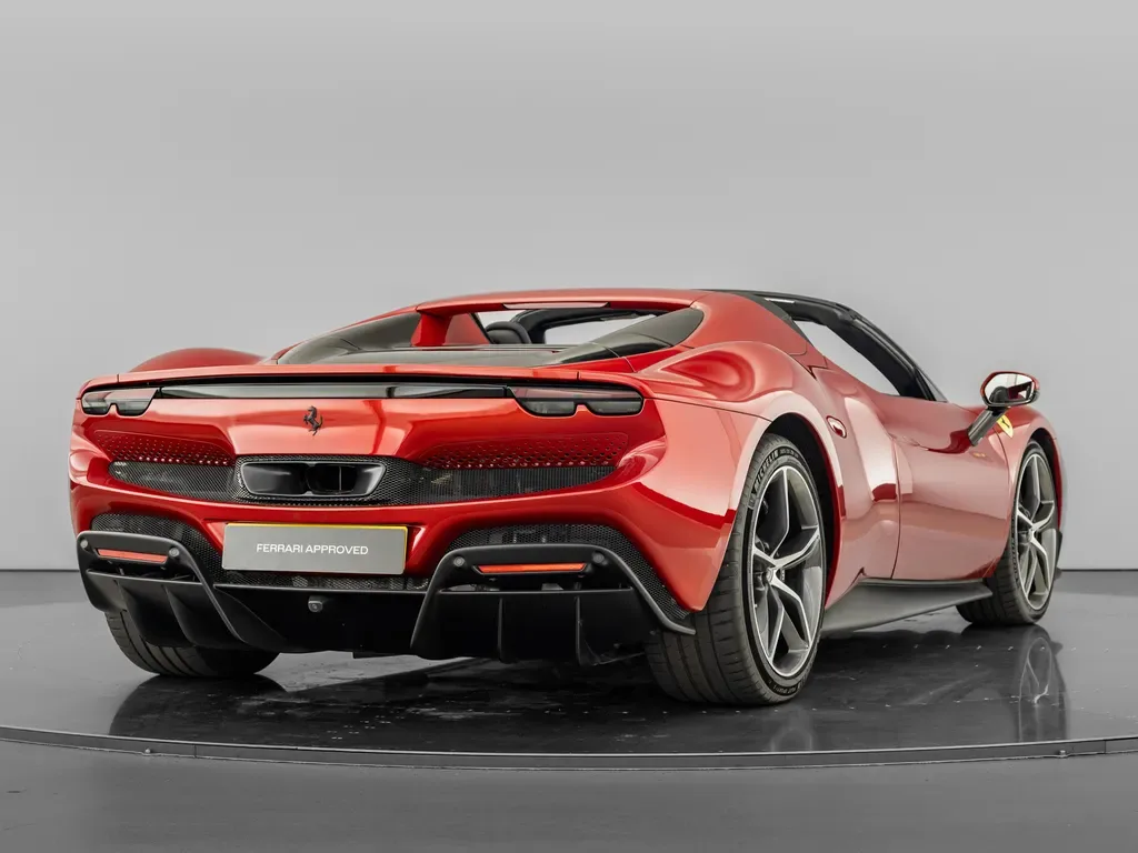 2024 Ferrari 296 GTS, 7/15