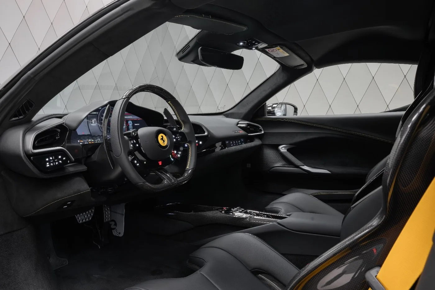 2024 Ferrari 296 GTS angeboten von einem Supersportwagenhändler in Schenefeld, Deutschland, Foto 14 von 19
