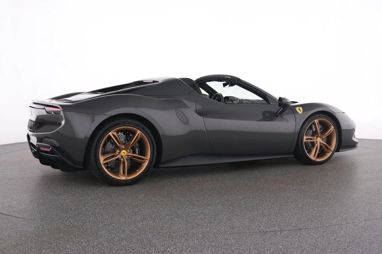 2024 Ferrari 296 GTS, 11/29