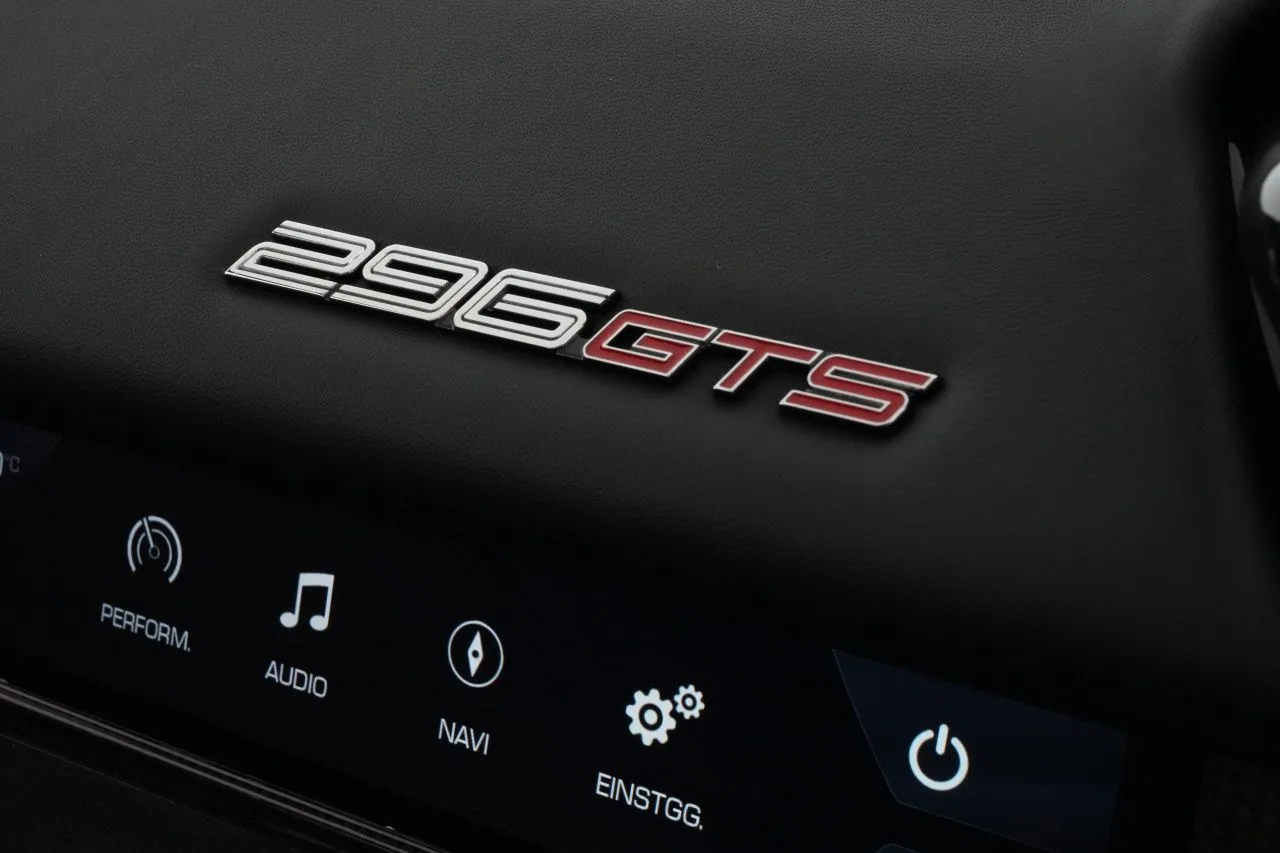 2024 Ferrari 296 GTS, 25/29