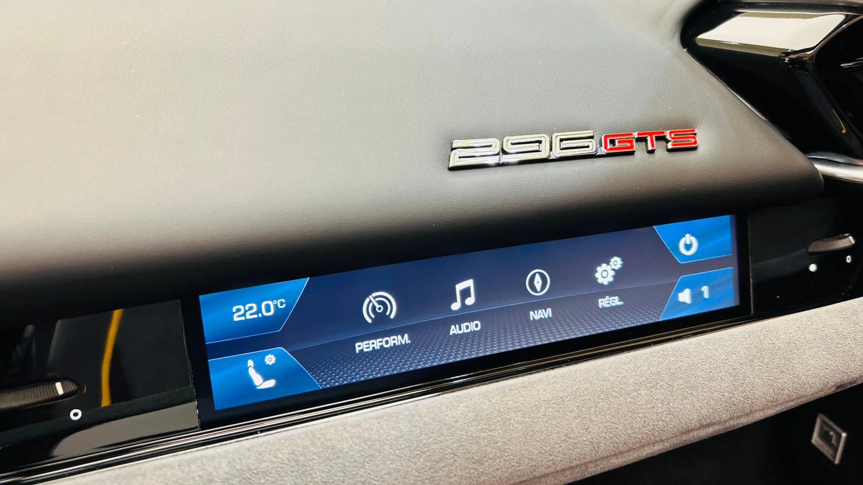 2024 Ferrari 296 GTS, 16/30