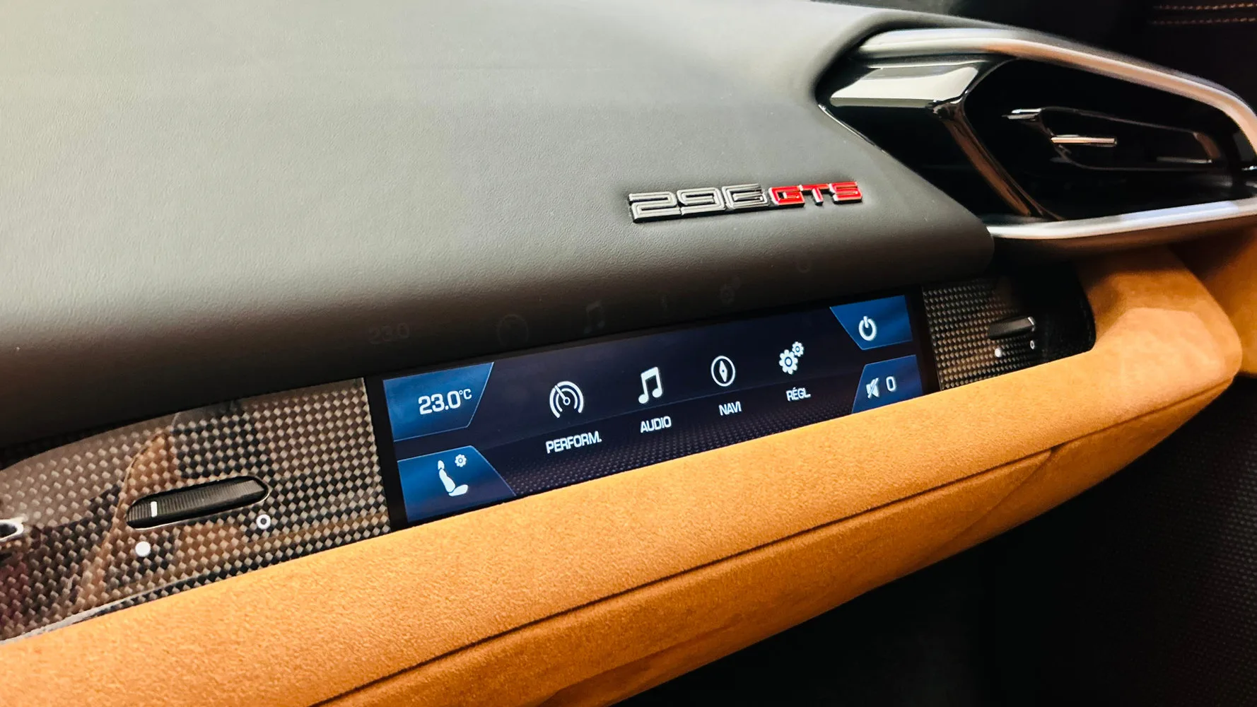 2024 Ferrari 296 GTS, 15/30