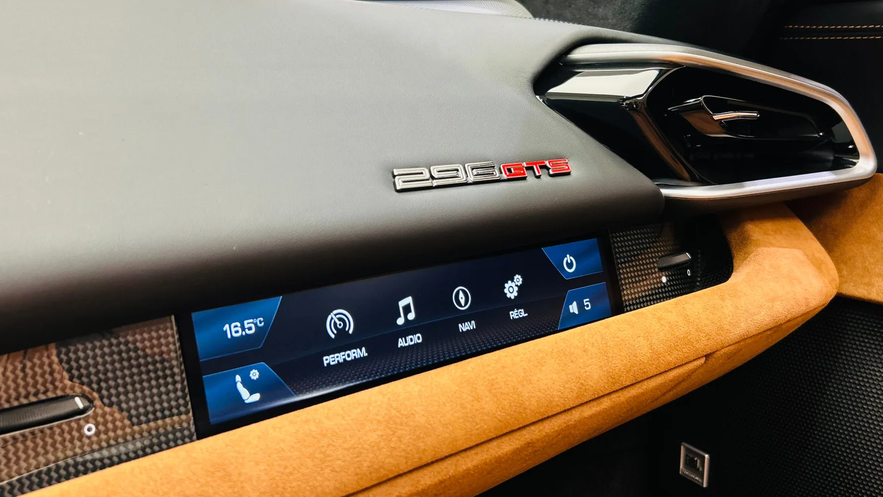 2024 Ferrari 296 GTS, 14/18