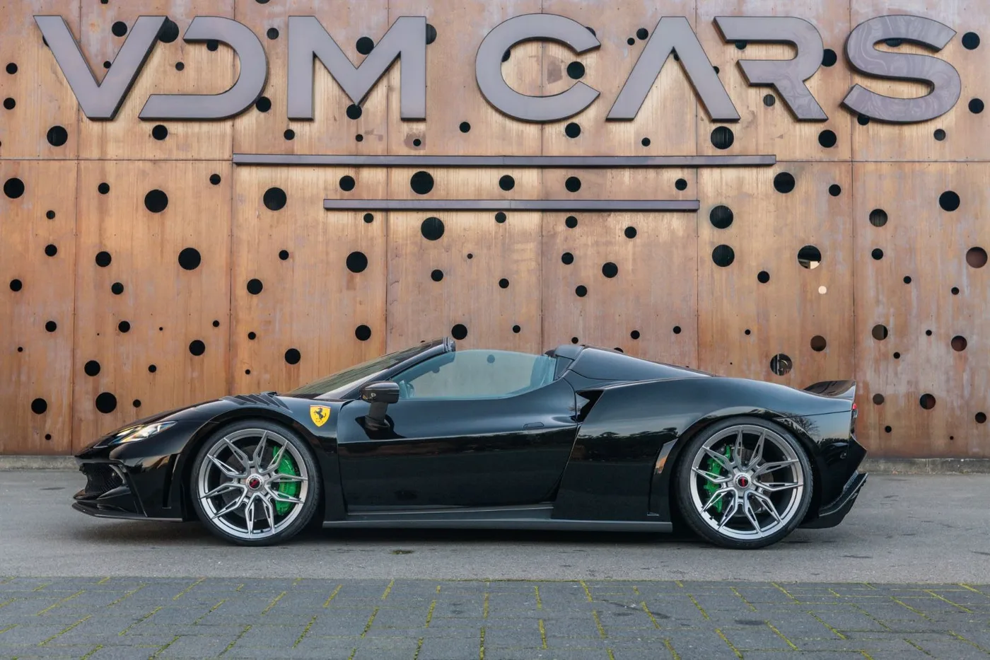 2024 Ferrari 296 GTS angeboten von einem Supersportwagenhändler in Gronau, Deutschland, Foto 7 von 25