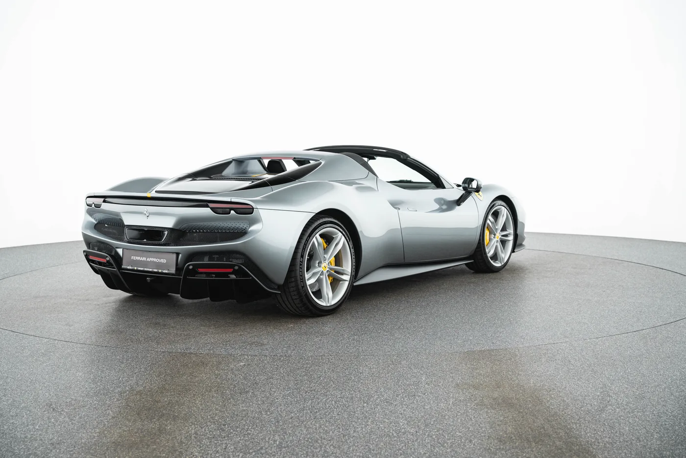2024 Ferrari 296 GTS proposée par un concessionnaire spécialisé à Vösendorf, Autriche, photo 3 sur 15