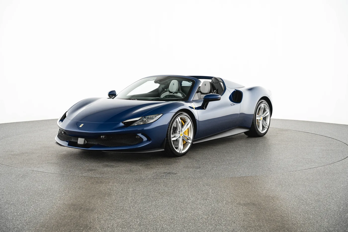 2024 Ferrari 296 GTS proposée par un concessionnaire spécialisé à Vösendorf, Autriche, photo 2 sur 15