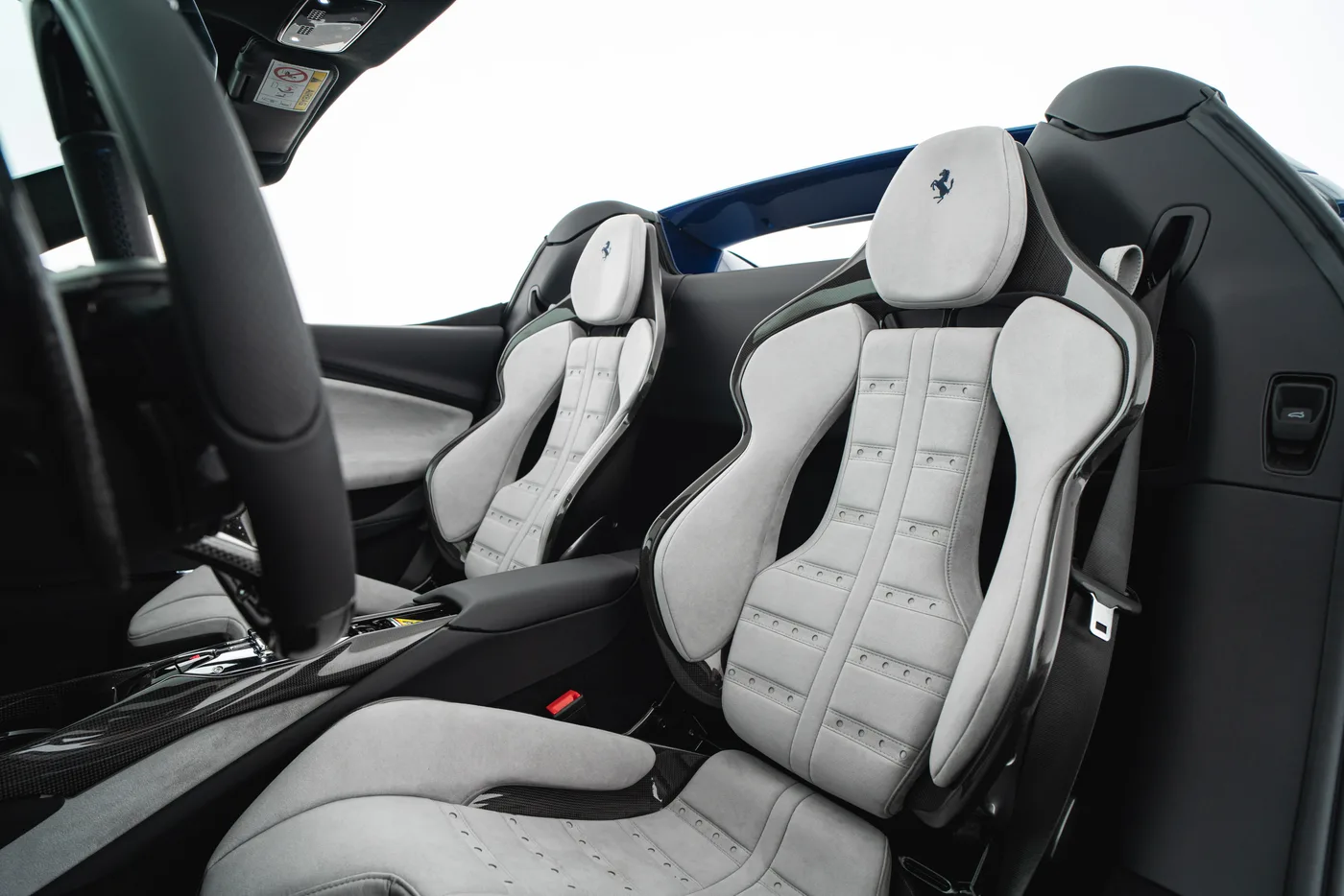 2024 Ferrari 296 GTS proposée par un concessionnaire spécialisé à Vösendorf, Autriche, photo 6 sur 15