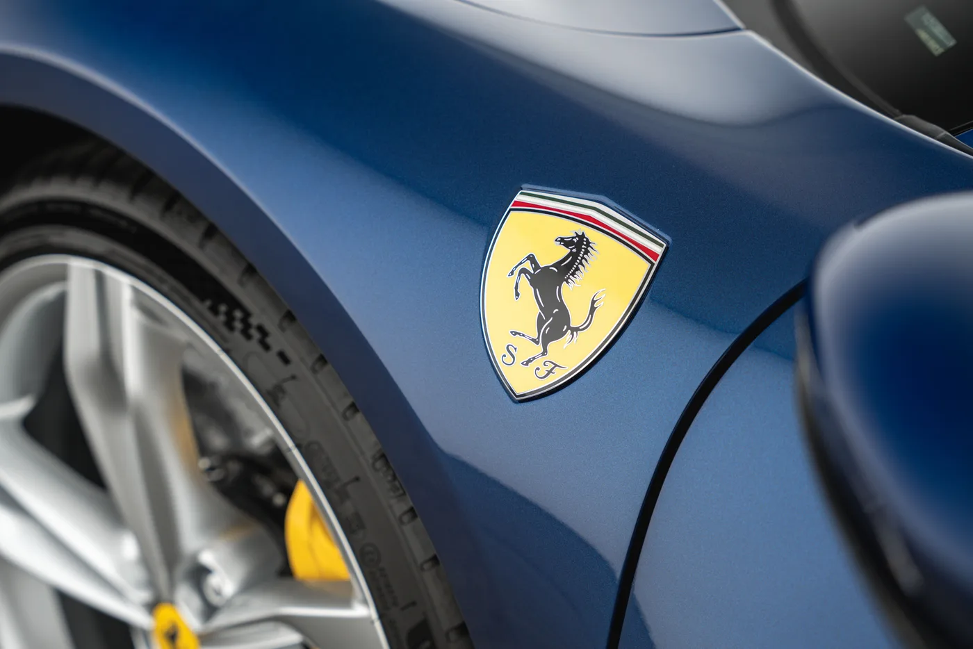 2024 Ferrari 296 GTS proposée par un concessionnaire spécialisé à Vösendorf, Autriche, photo 12 sur 15