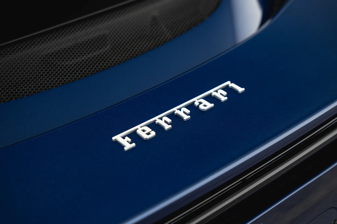 2024 Ferrari 296 GTS proposée par un concessionnaire spécialisé à Vösendorf, Autriche, photo 13 sur 15