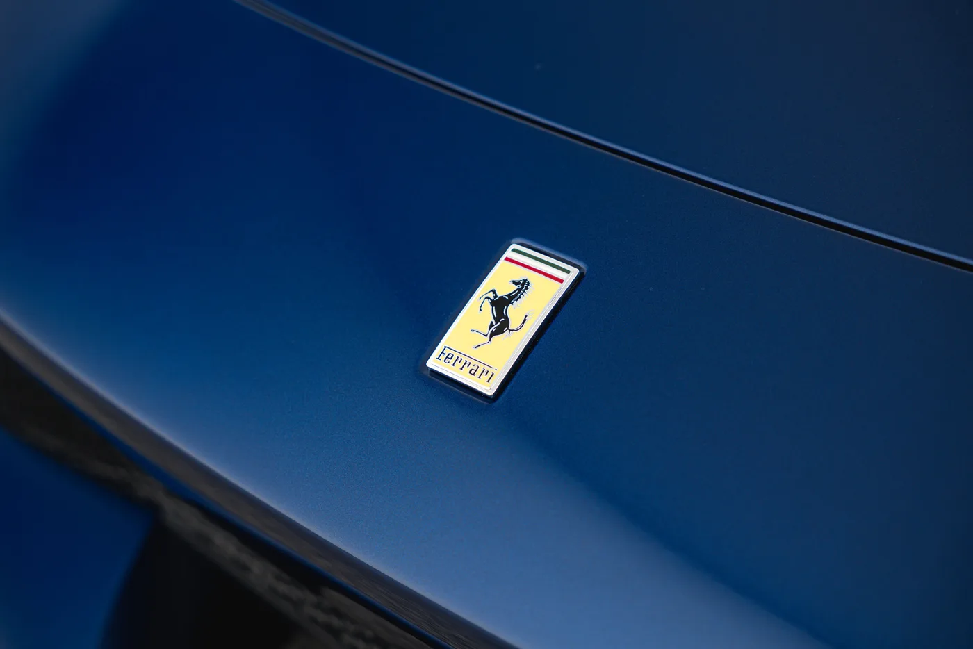 2024 Ferrari 296 GTS proposée par un concessionnaire spécialisé à Vösendorf, Autriche, photo 14 sur 15