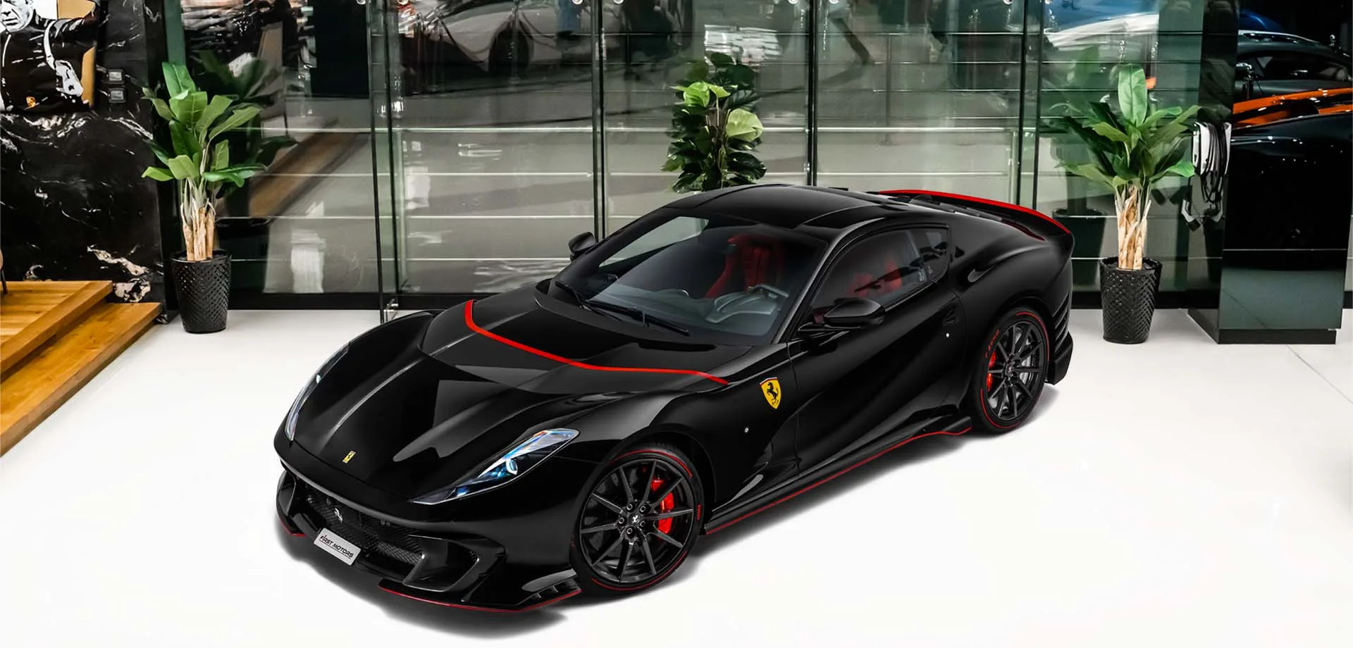 2024 Ferrari 812 Competizione angeboten von einem Fachhändler in Dubai, Vereinigte Arabische Emirate, Hauptfoto