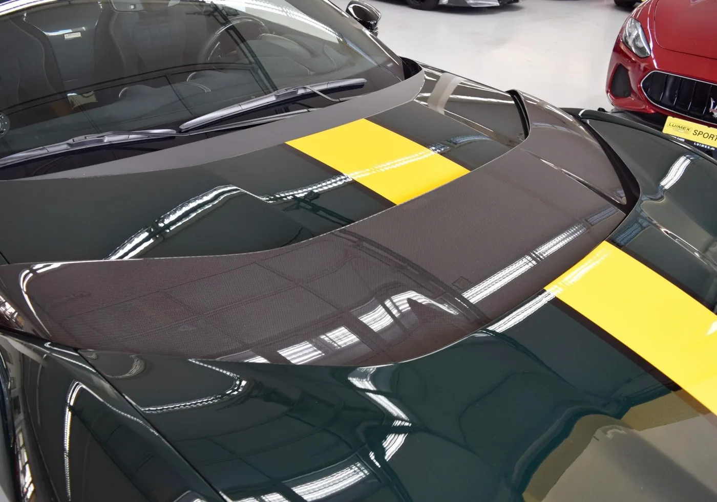 2024 Ferrari 812 Competizione A proposée par un concessionnaire spécialisé à Pfaffenhofen an der Ilm, Allemagne, photo 9 sur 15
