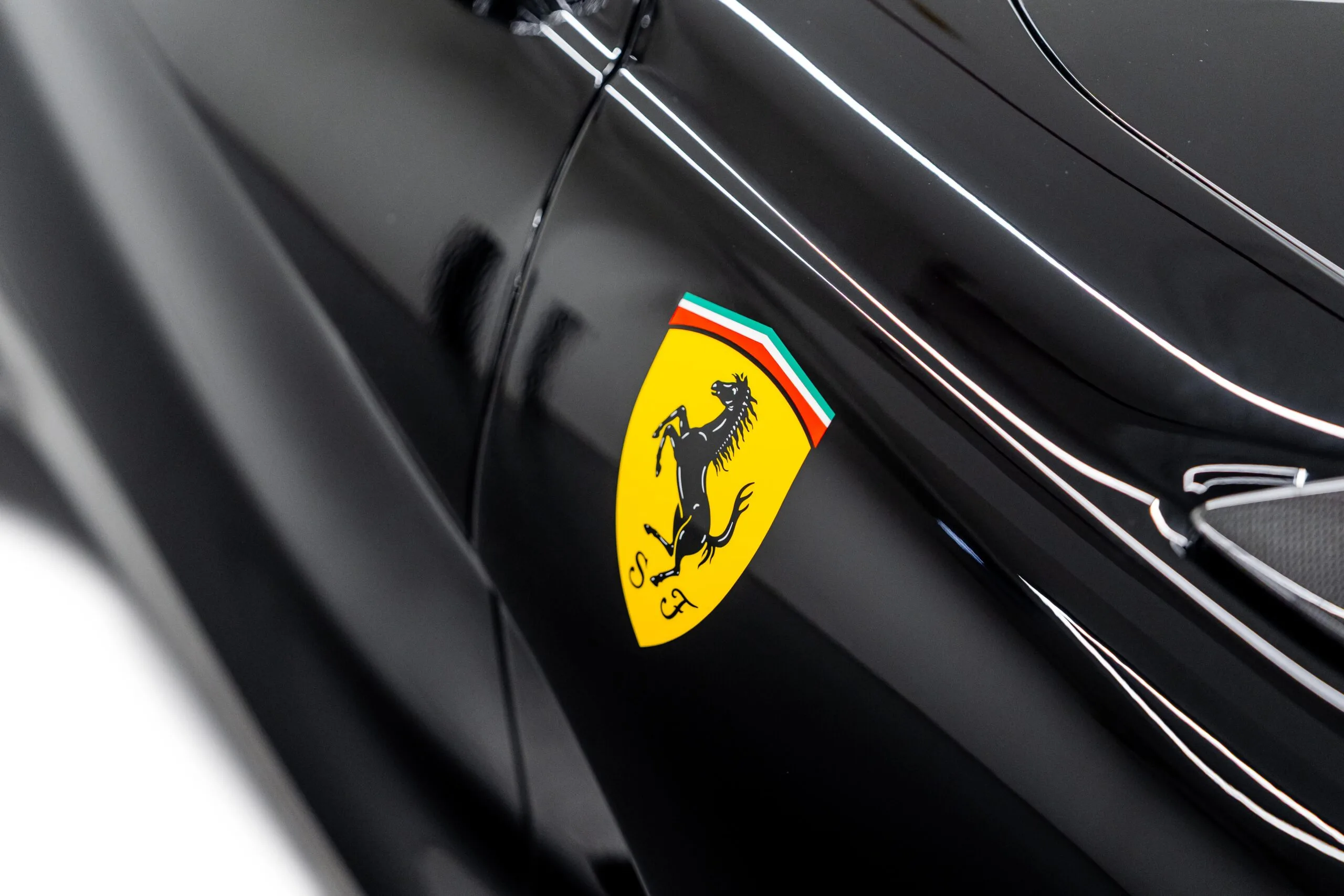 2024 Ferrari 812 Competizione A, 9/20