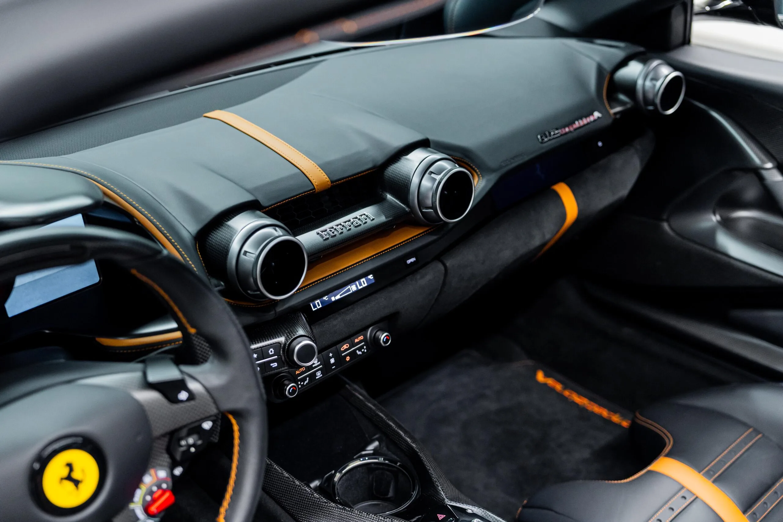 2024 Ferrari 812 Competizione A, 19/20