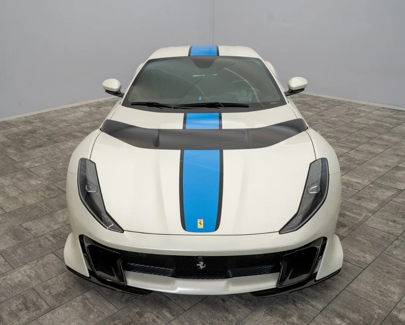 2024 Ferrari 812 Competizione, 5/30