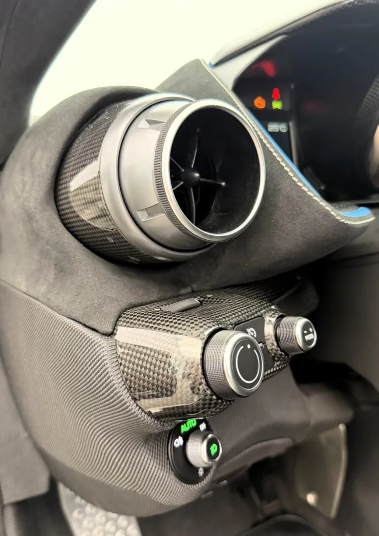 2024 Ferrari 812 Competizione, 12/30