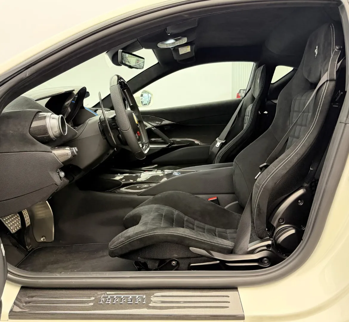 2024 Ferrari 812 Competizione, 18/30