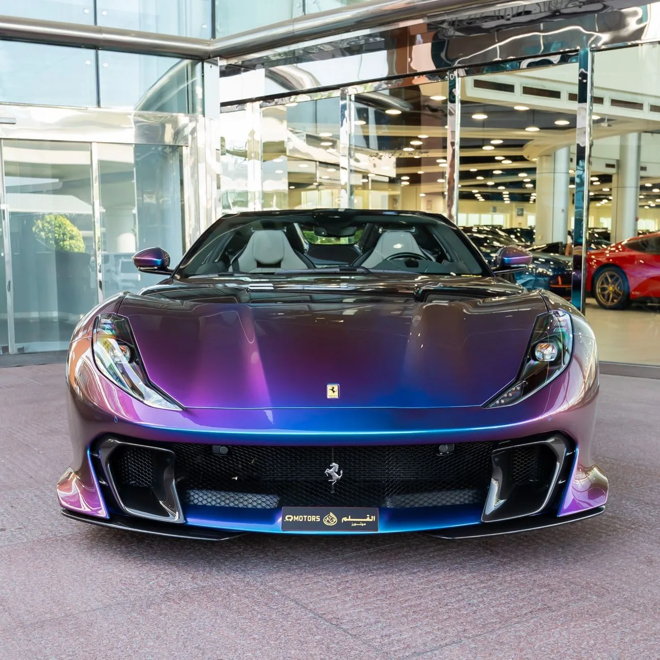 2024 Ferrari 812 Competizione proposée par un concessionnaire spécialisé à Dubai, Émirats arabes unis, photo 6 sur 19