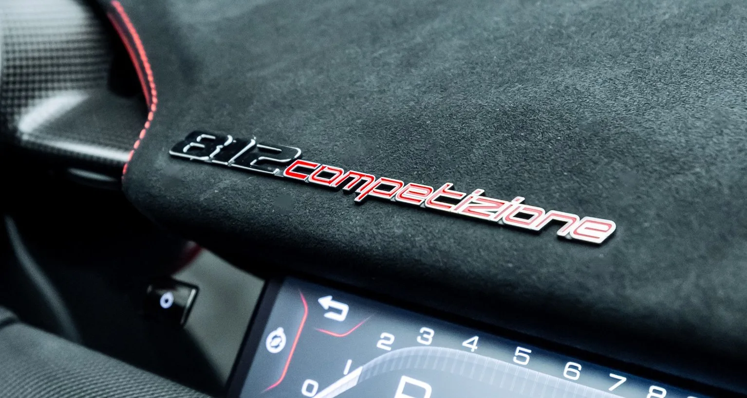 2024 Ferrari 812 Competizione, 2/30