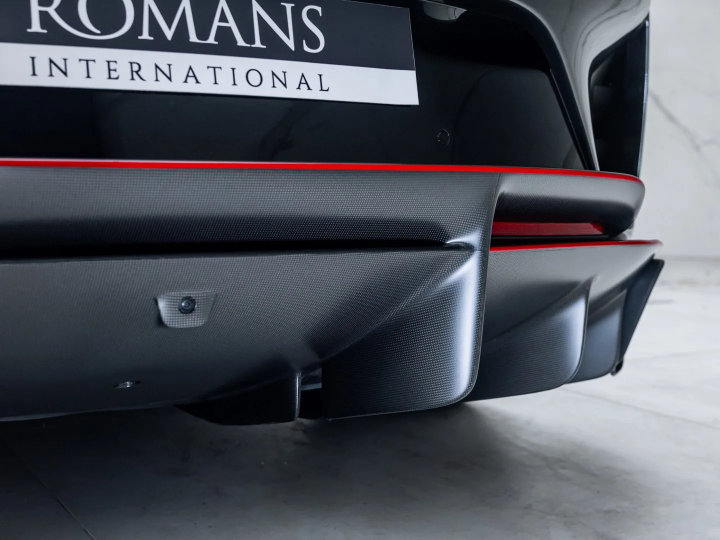2024 Ferrari 812 Competizione, 3/30