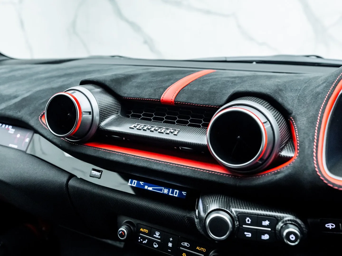 2024 Ferrari 812 Competizione, 6/30