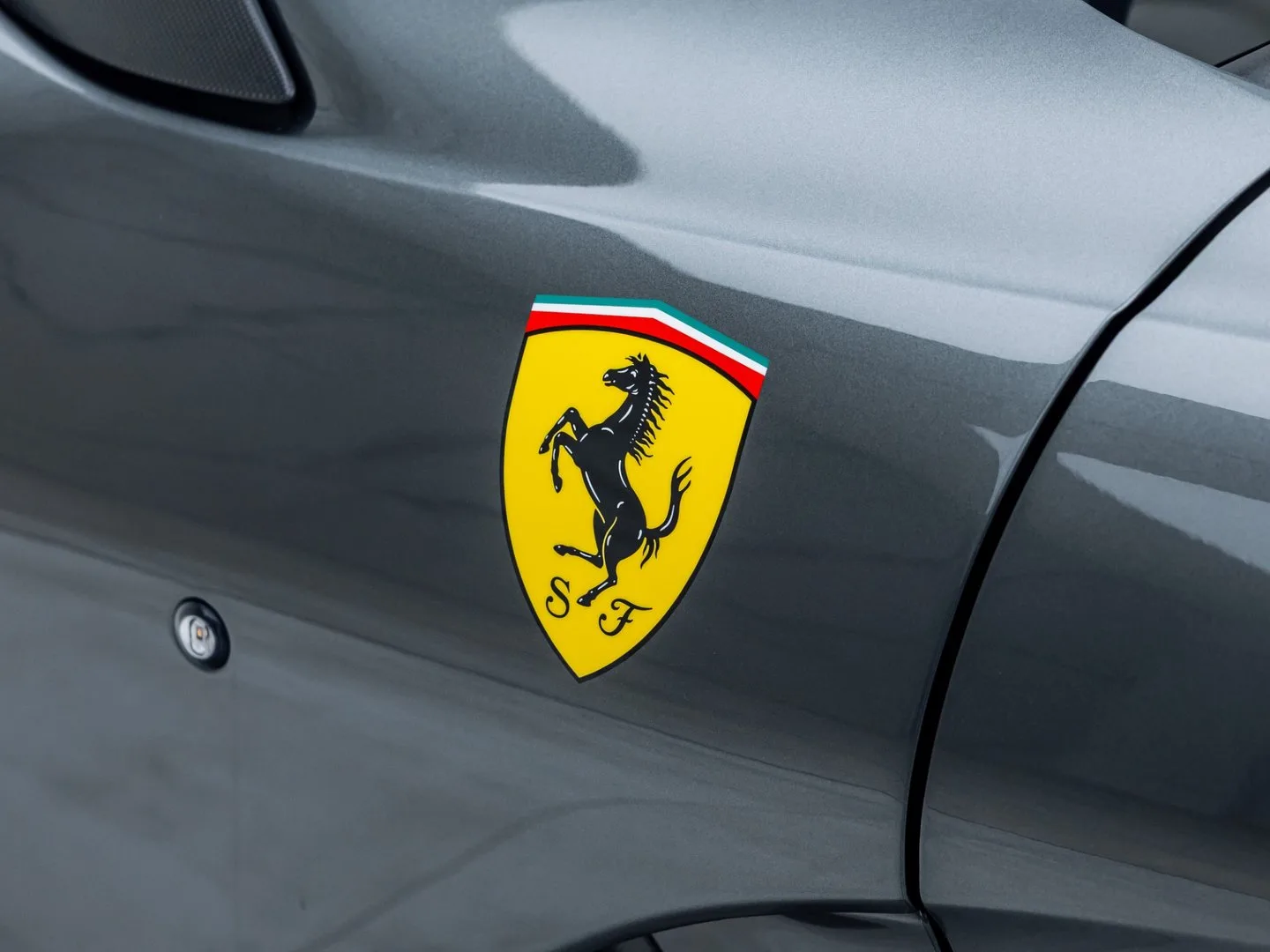 2024 Ferrari 812 Competizione, 10/30