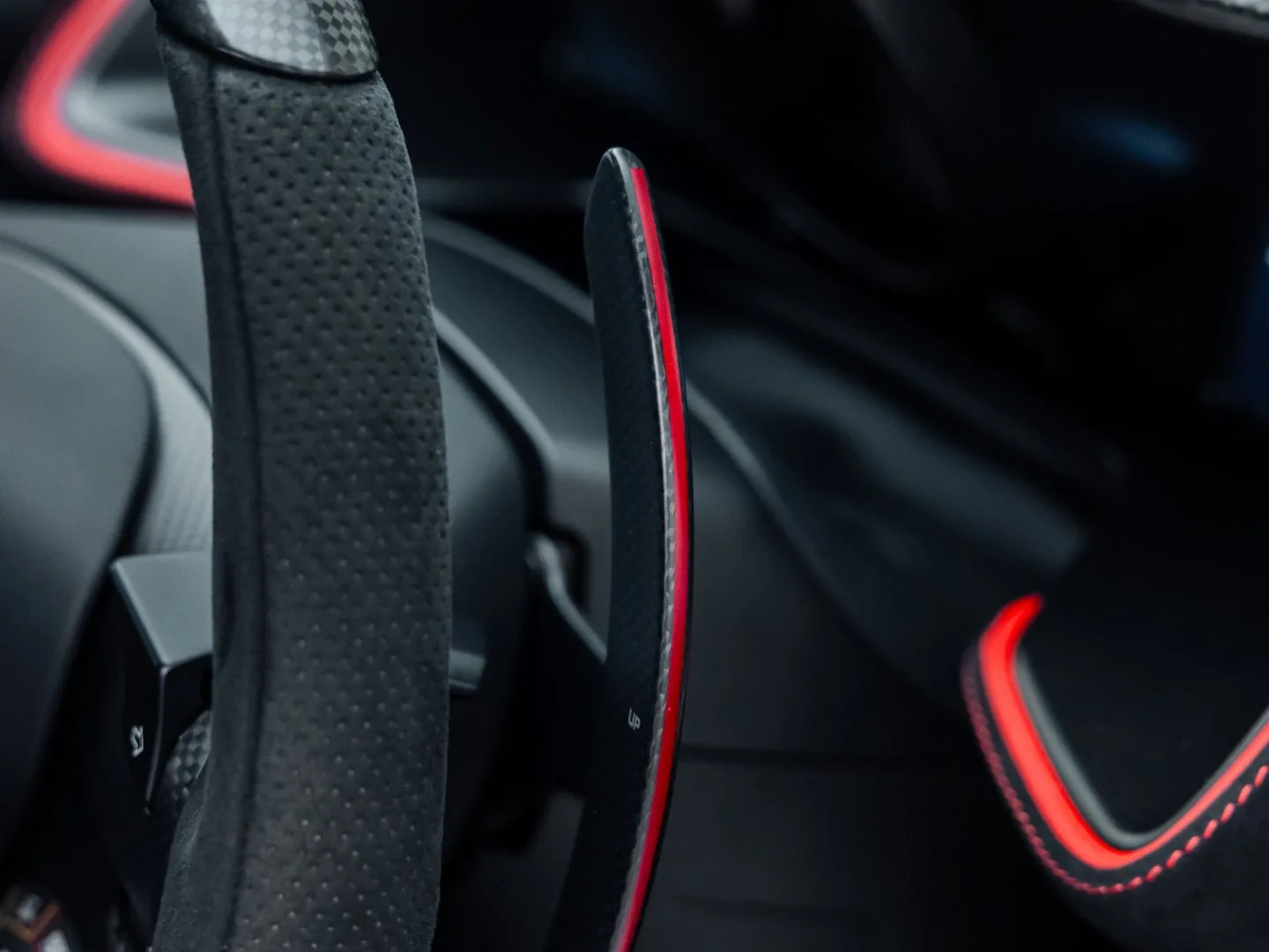 2024 Ferrari 812 Competizione, 16/30