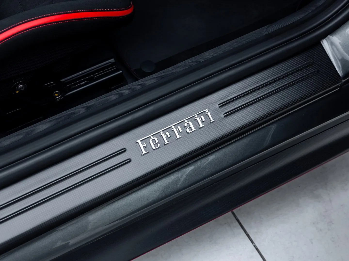 2024 Ferrari 812 Competizione, 18/30